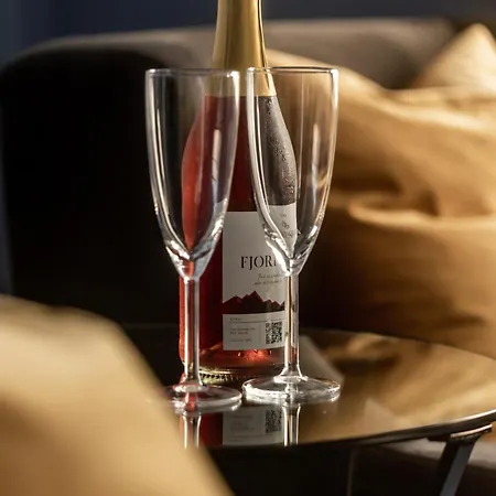 Hotell Fjordslottet Fotlandsvåg