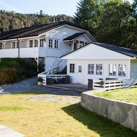 Fjordslottet Hotel Fotlandsvag