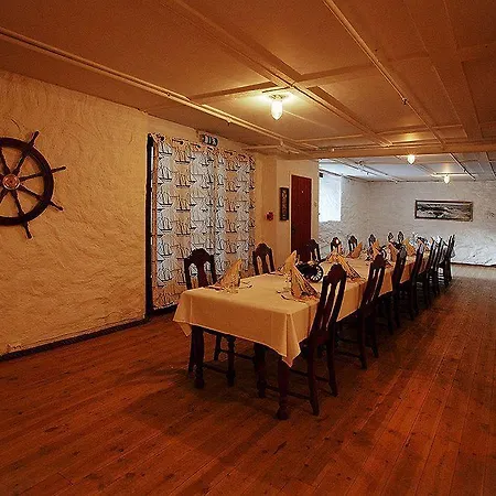 Hotell Fjordslottet 3*