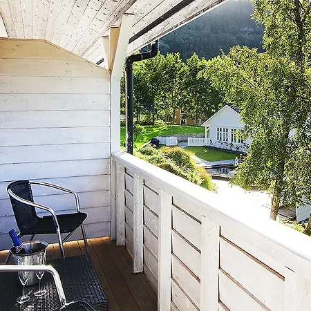 Fjordslottet 3*