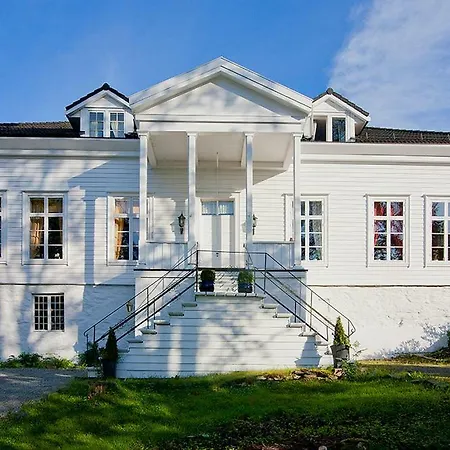 Fjordslottet 3* Fotlandsvåg