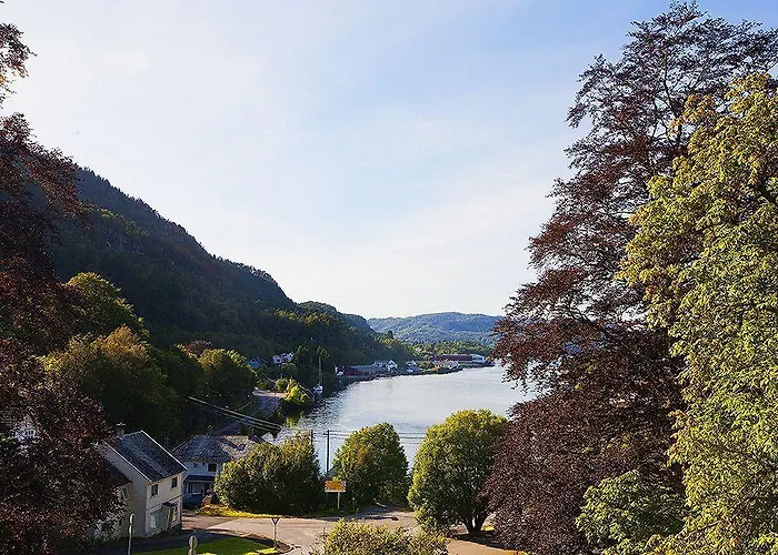 Hotel Fjordslottet 3*