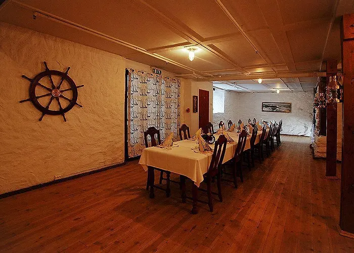 Hotel Fjordslottet 3*