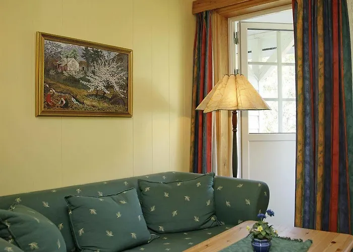 Fjordslottet 3* Fotlandsvag