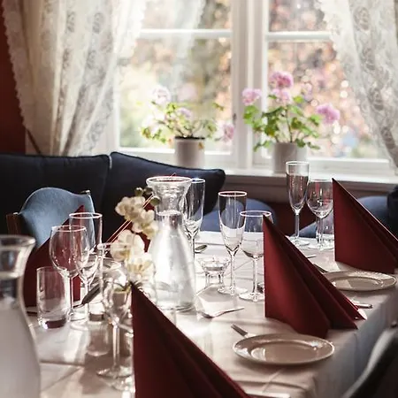 Fjordslottet 3* Fotlandsvåg