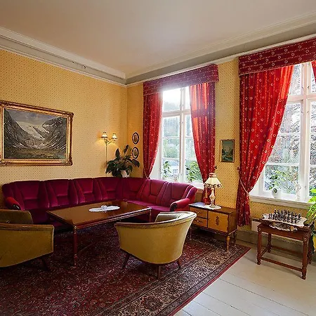 Fjordslottet Hotell Fotlandsvåg