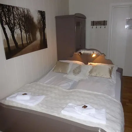 Hotell Fjordslottet Fotlandsvåg