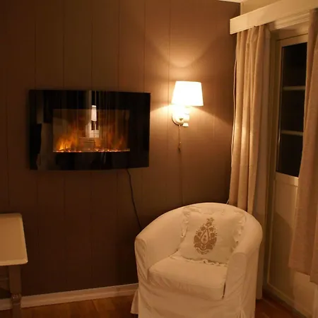 Hotell Fjordslottet 3*